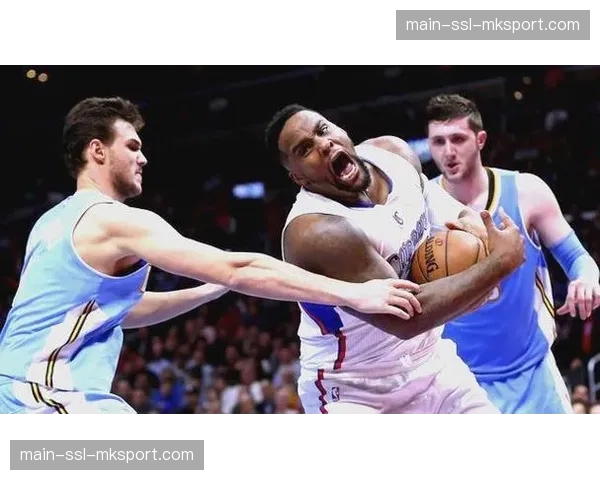 前NBA球员因涉嫌诈骗数百万美元投资款被正式起诉。 前NBA球员因涉嫌诈骗数百万美元投资款被正式起诉。