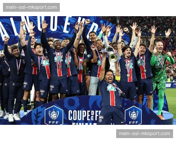 纪录片《巴黎的一年》上映，记录巴黎圣日耳曼2025-26赛季幕后